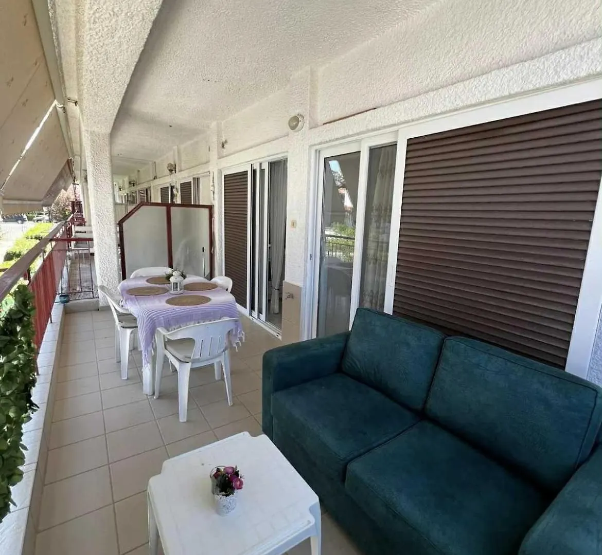 شقة Coastal Oasis بوليخرونو اليونان